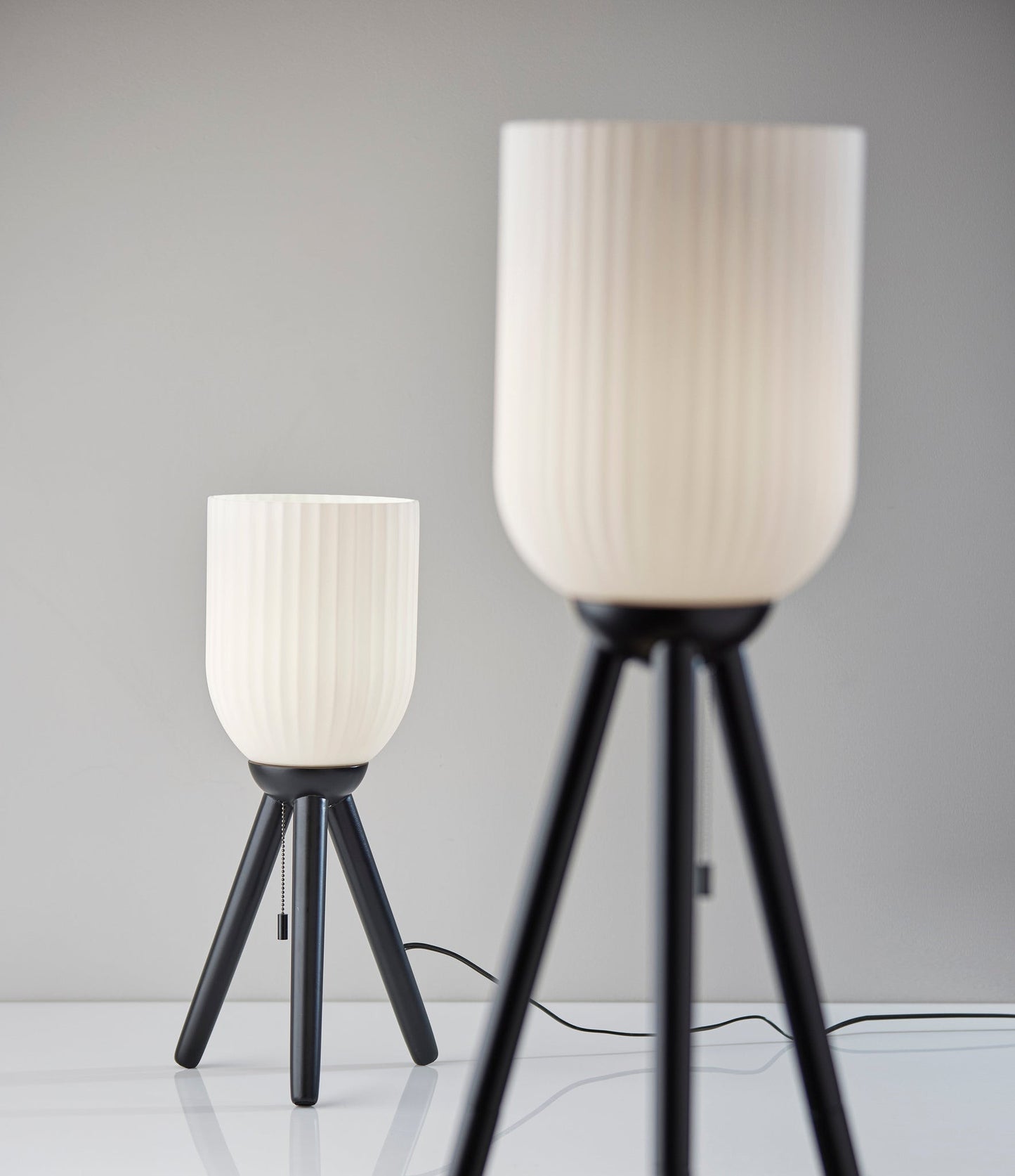 Black Solid Wood Tripod Table Lamp With White Ribbed Glass Shade By Homeroots | Table Lamps | Modishstore - 8