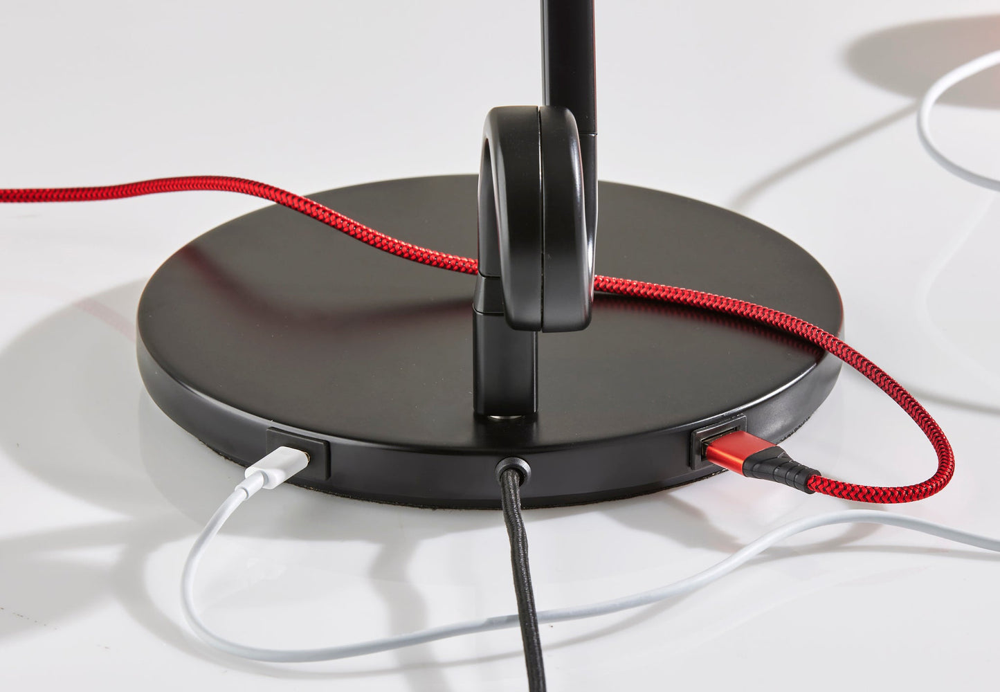 Black Metal Novelty Desk Lamp By Homeroots | Table Lamps | Modishstore - 5