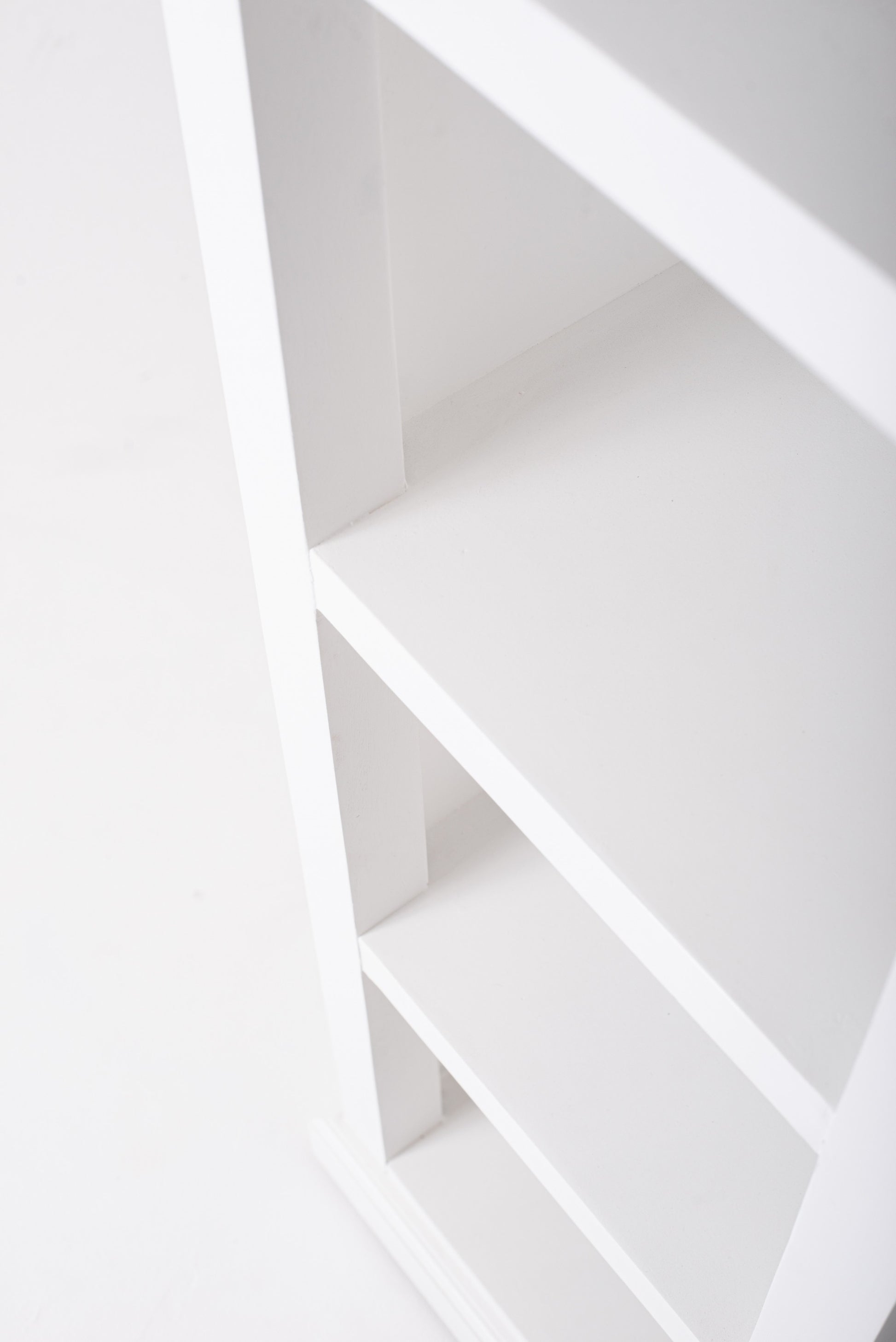 Classic White Bookshelf By Homeroots | Bookcases | Modishstore - 6