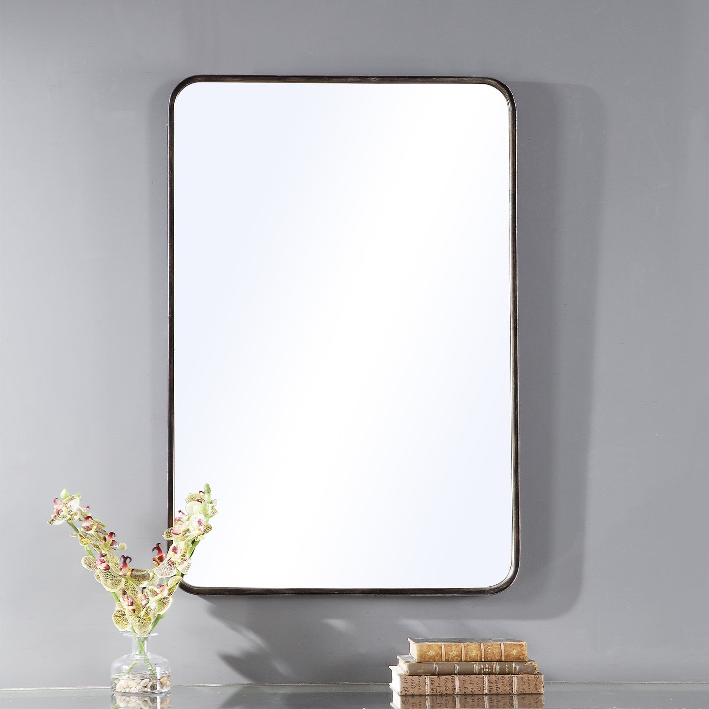 The rounded corners of this metal frame By Modish Store | Mirrors | Modishstore - 3