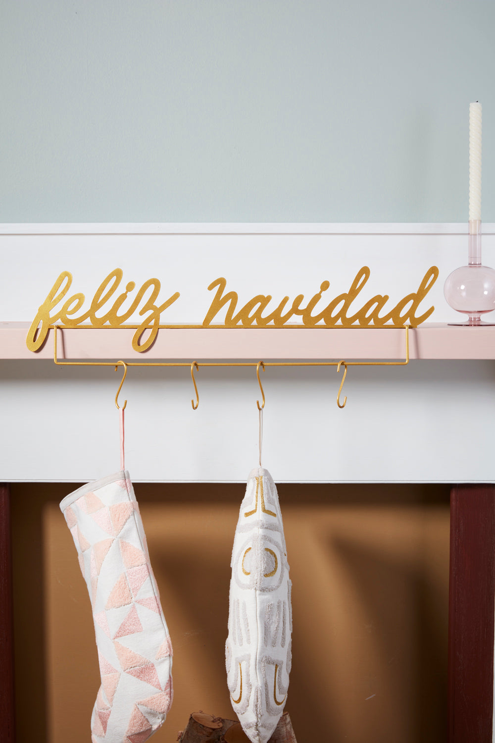 Feliz Navidad Mantlepiece By Accent Decor | Coat Racks | Modishstore - 4