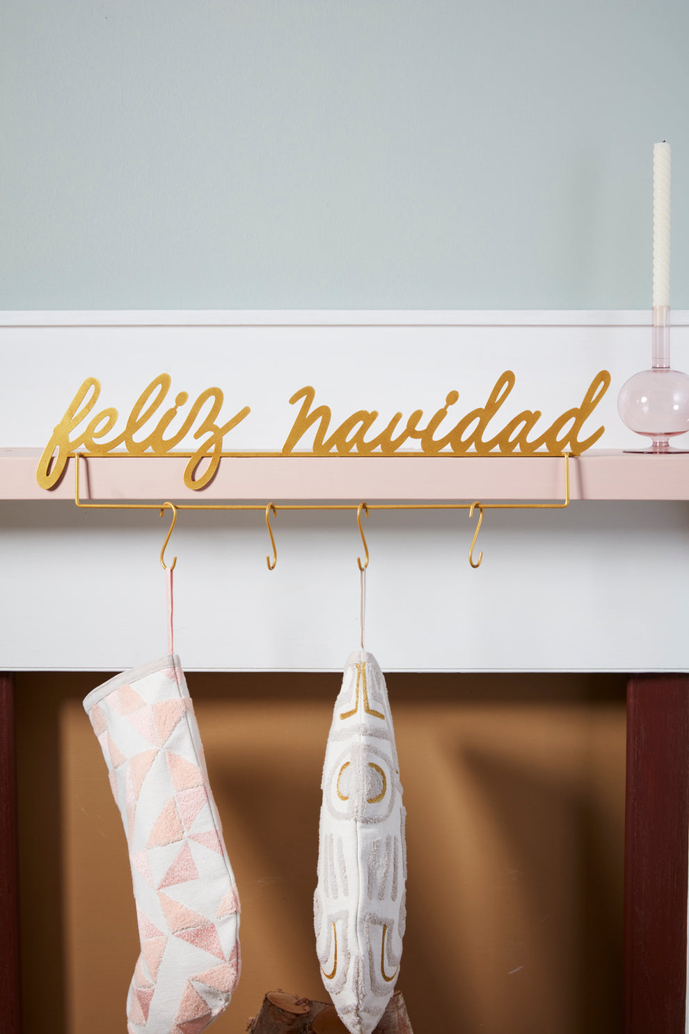 Feliz Navidad Mantlepiece By Accent Decor | Coat Racks | Modishstore - 4