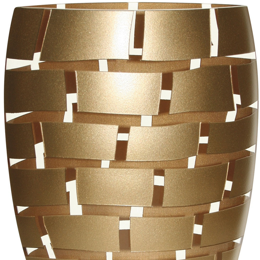 Gold And Clear Geometric Oval Lead Free Crystal Table Vase By Homeroots | Vases | Modishstore - 3