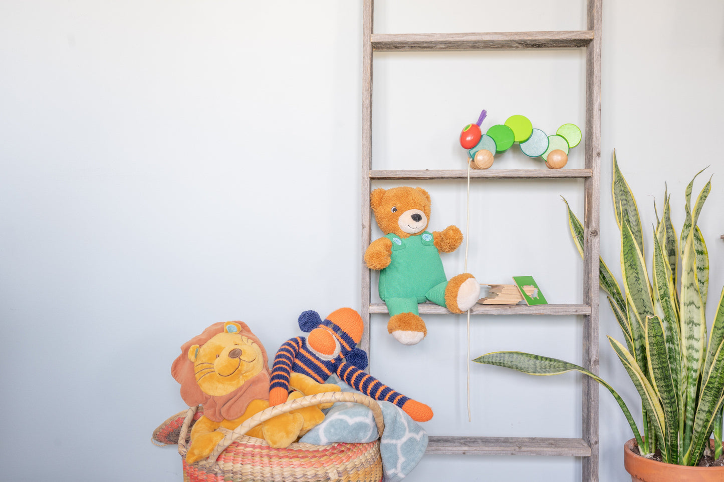 5 Step Rustic Weathered Grey Wood Ladder Shelf By Homeroots | Wall Decor | Modishstore - 2