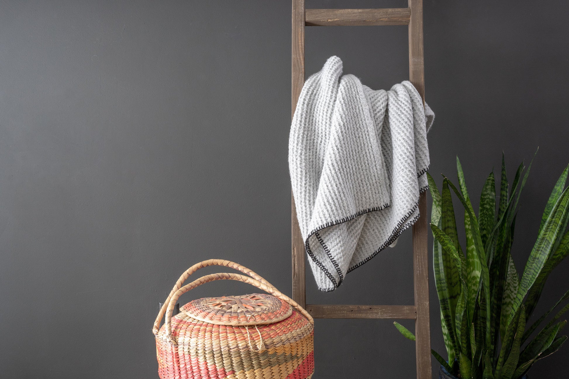 5 Step Rustic Espresso Gray Wood Ladder Shelf By Homeroots | Wall Decor | Modishstore - 3