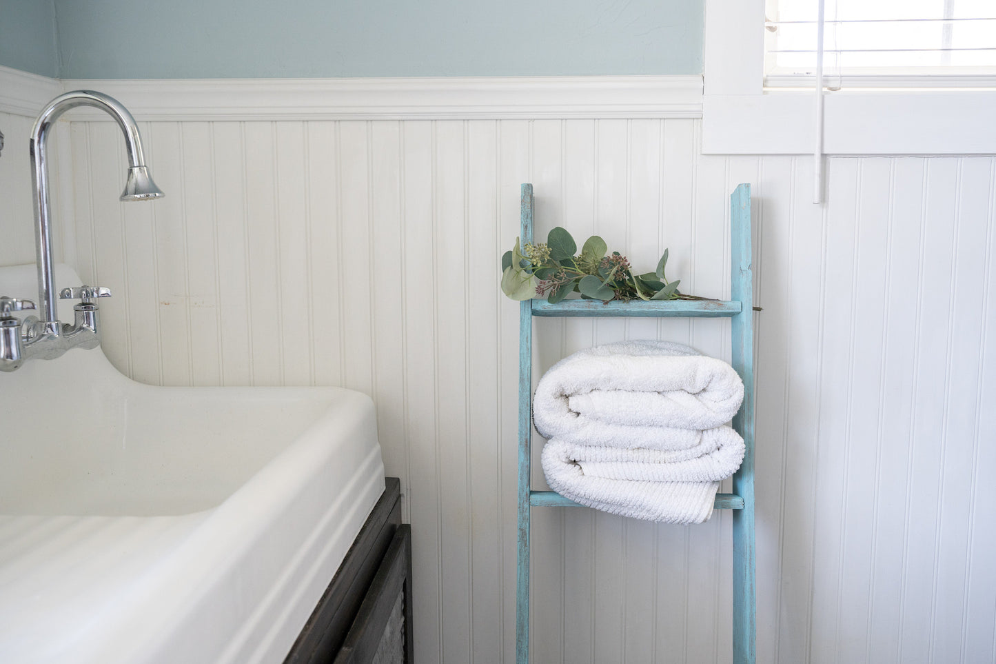 5 Step Rustic Turquoise Wood Ladder Shelf By Homeroots | Wall Decor | Modishstore - 4