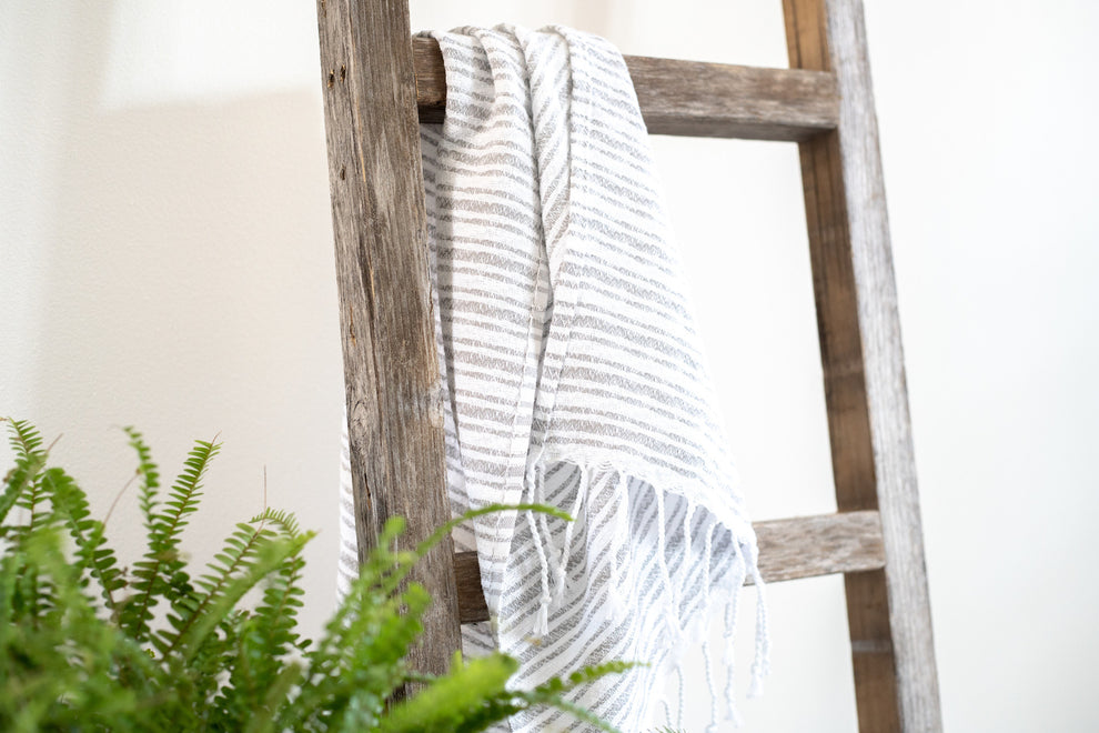Six Step Rustic Weathered Grey Wood Ladder Shelf By Homeroots | Wall Decor | Modishstore - 5