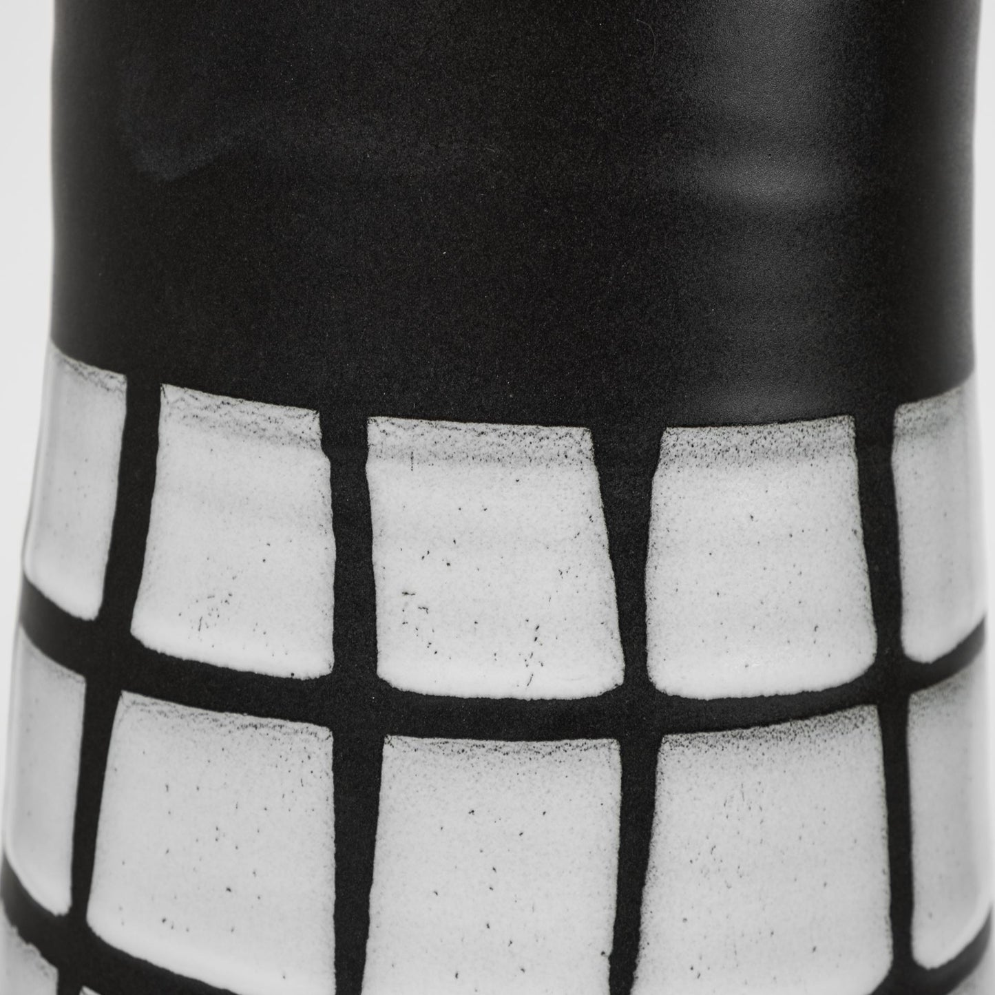 Black And White Abstract Cylinder Ceramic Table Vase By Homeroots | Vases | Modishstore - 4