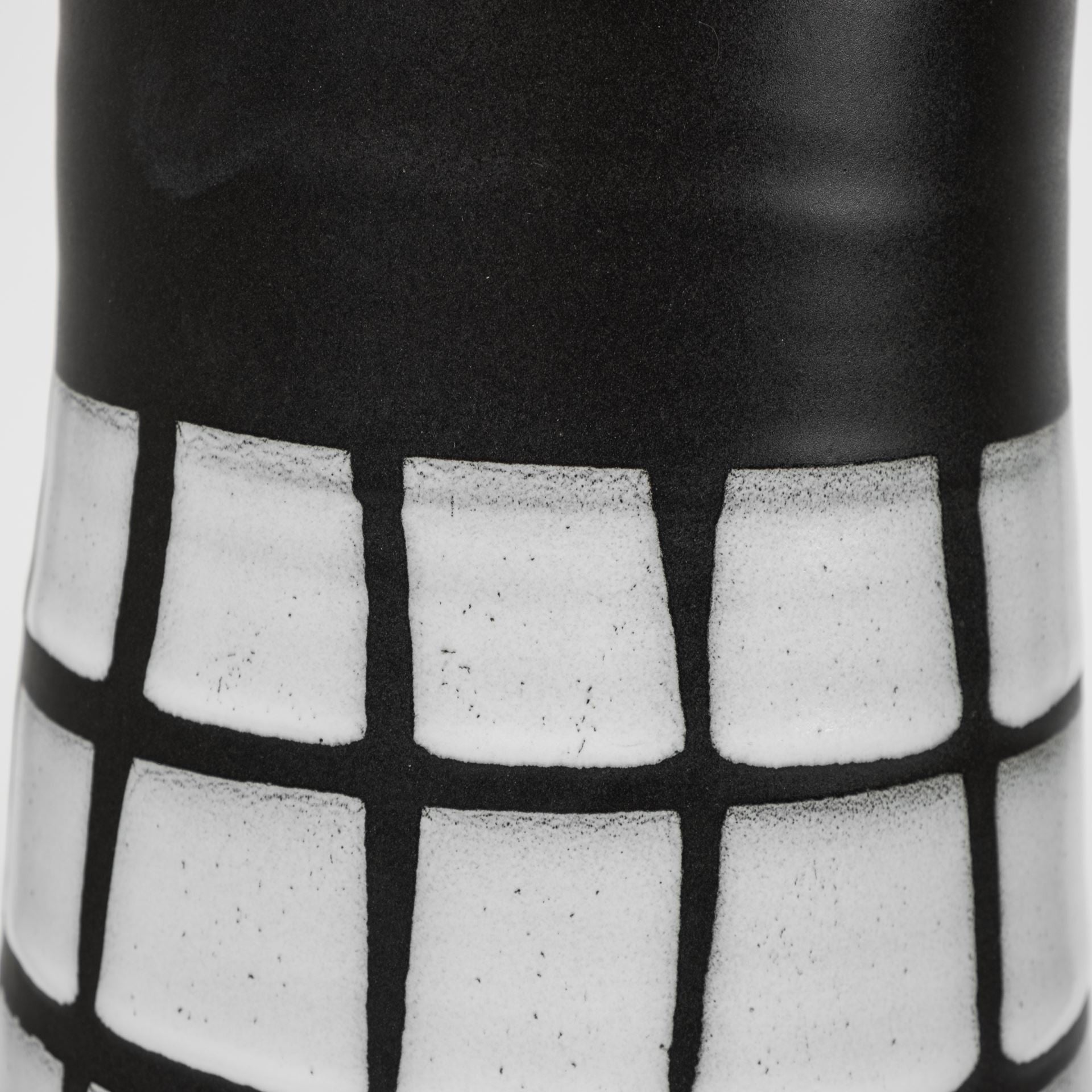 Black And White Abstract Cylinder Ceramic Table Vase By Homeroots | Vases | Modishstore - 4