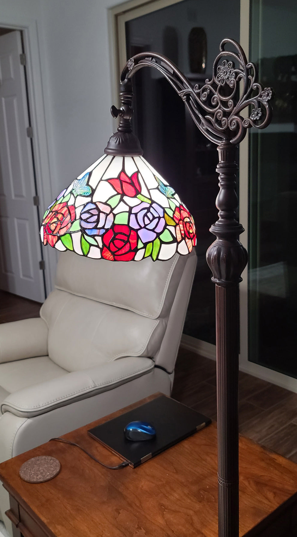 Espresso Torchiere Floor Lamp With Green And White Flowers Glass Dome Shade By Homeroots | Floor Lamps | Modishstore - 8