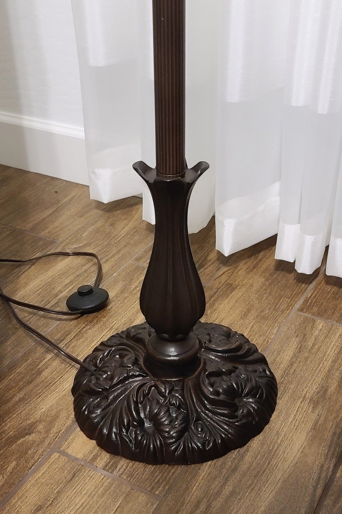 Beige Torchiere Floor Lamp With Brown And White Flowers Glass Dome Shade By Homeroots | Floor Lamps | Modishstore - 7
