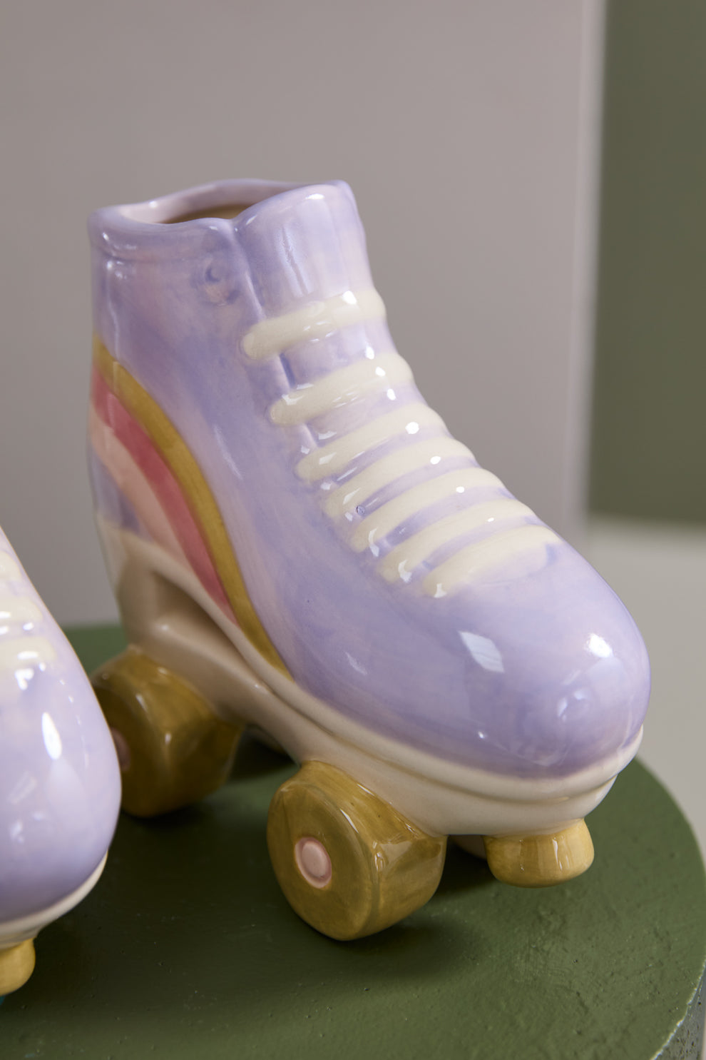 Rollerskate Planter Set of 2 By Accent Decor | Planters, Troughs & Cachepots | Modishstore - 4