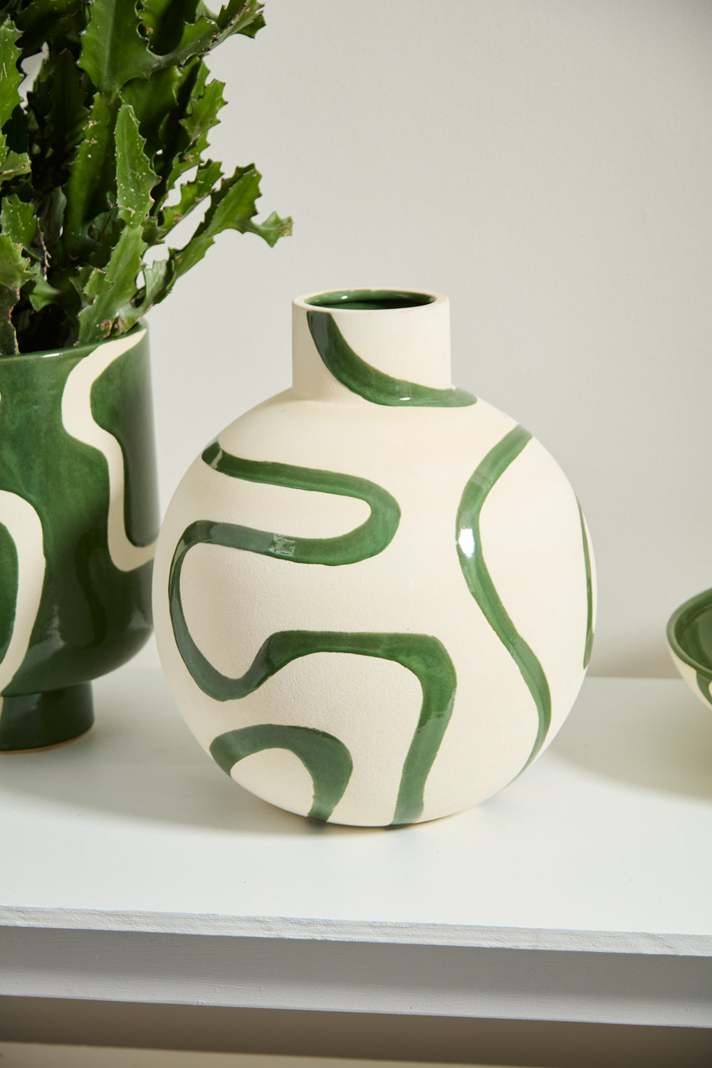 Curvature Vase By Accent Decor | Vases | Modishstore - 8
