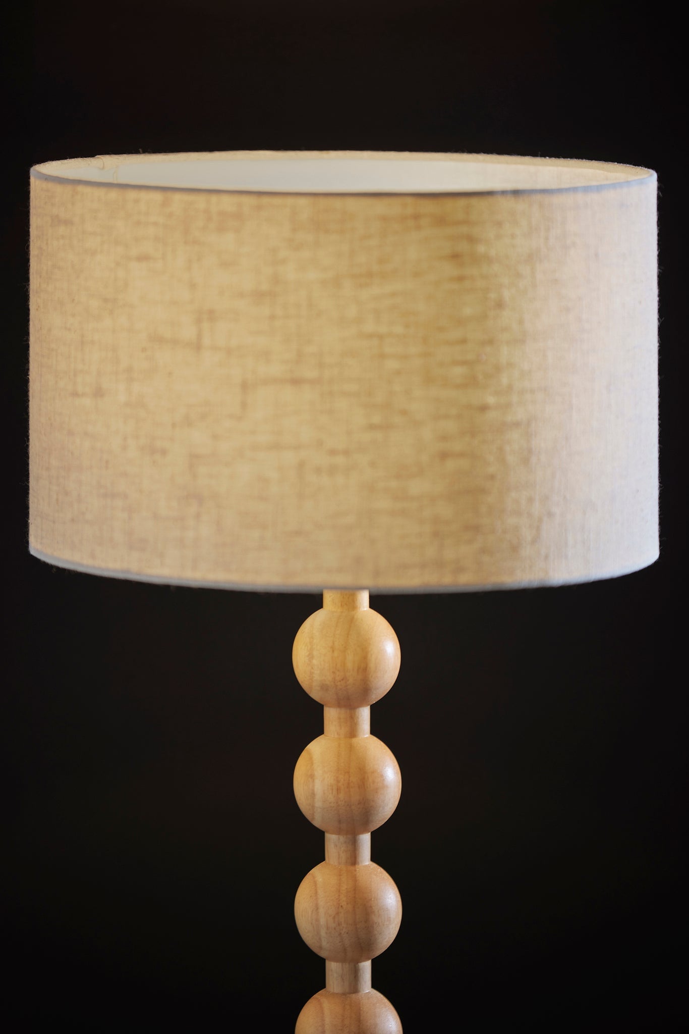 Brown Solid Wood Candlestick Table Lamp With Off White Drum Shade By Homeroots | Table Lamps | Modishstore - 7