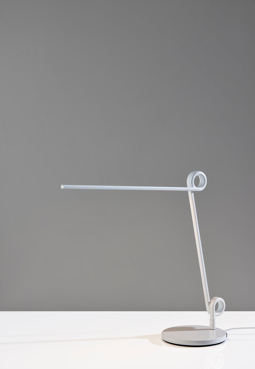 White Metal Novelty Desk Table Lamp By Homeroots | Table Lamps | Modishstore - 3