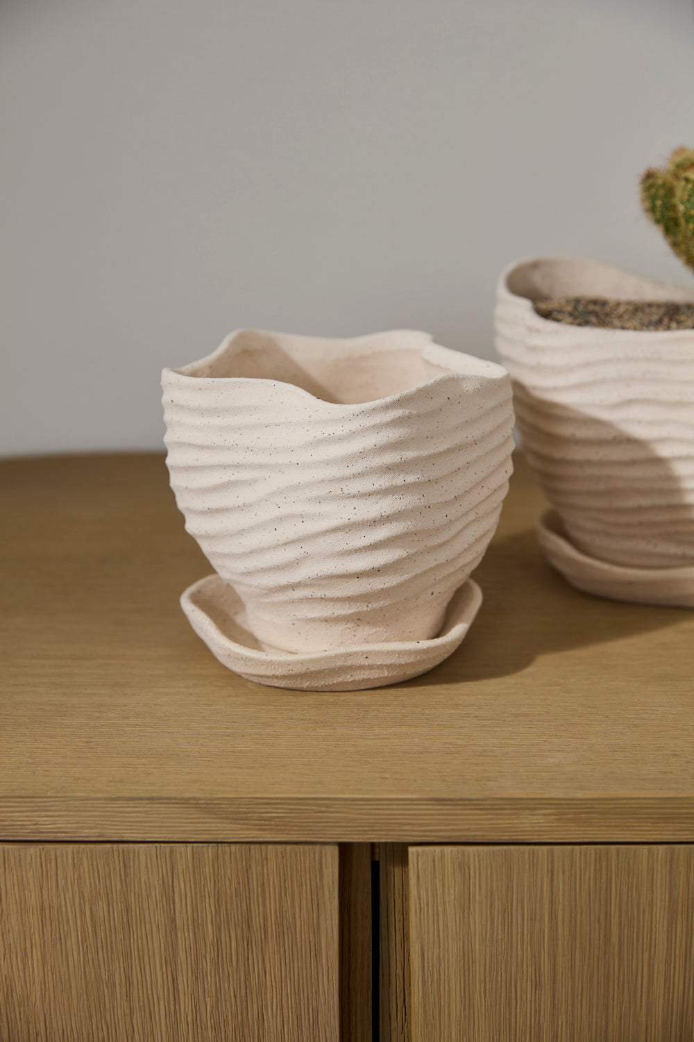 Highland Pot with Saucer Set of 4 By Accent Decor | Planters, Troughs & Cachepots | Modishstore - 6