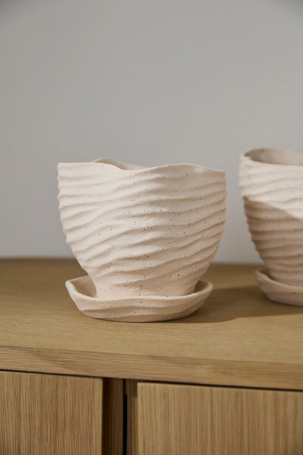 Highland Pot with Saucer Set of 4 By Accent Decor | Planters, Troughs & Cachepots | Modishstore - 9