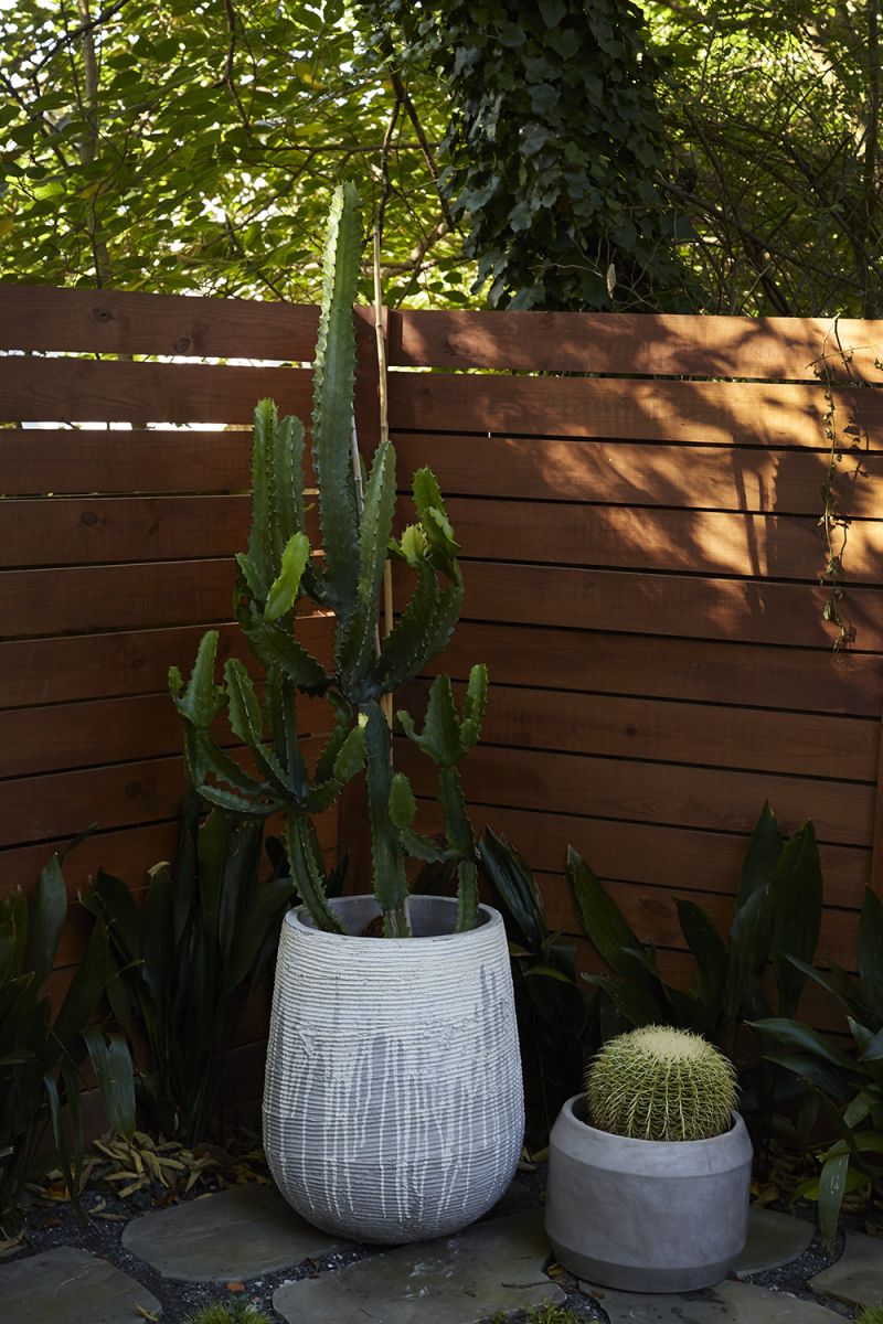 Zimmer Planter 22" x  26.5" By Accent Decor | Planters, Troughs & Cachepots | Modishstore - 3