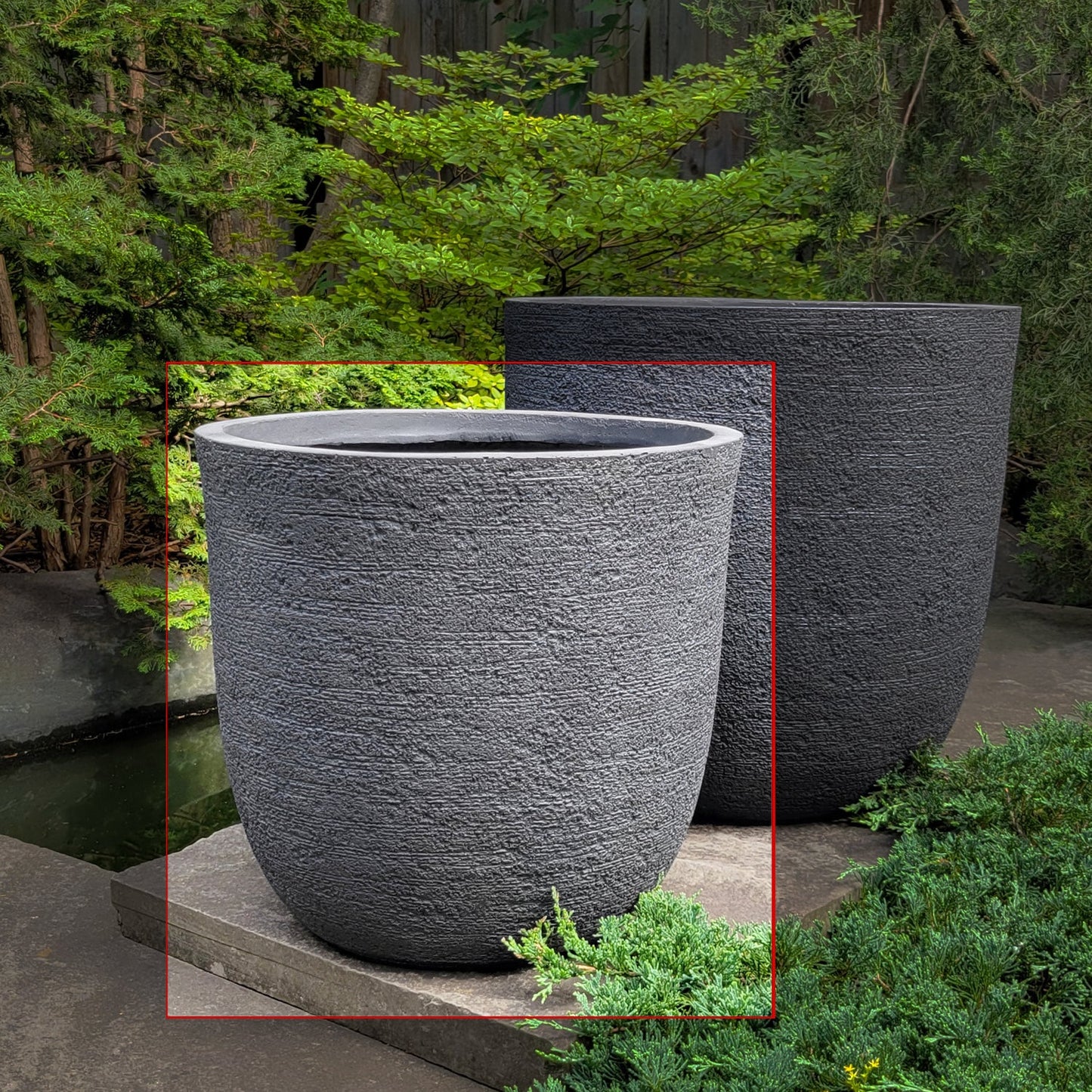 Distressed Texture: Omi Grey DK, SM By Gold Leaf | Planters, Troughs & Cachepots | Modishstore - 3