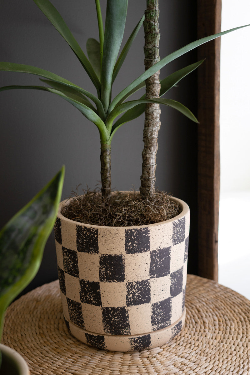 Checkered Clay Planters With Trays Set Of 3 By Kalalou | Planters, Troughs & Cachepots | Modishstore - 3