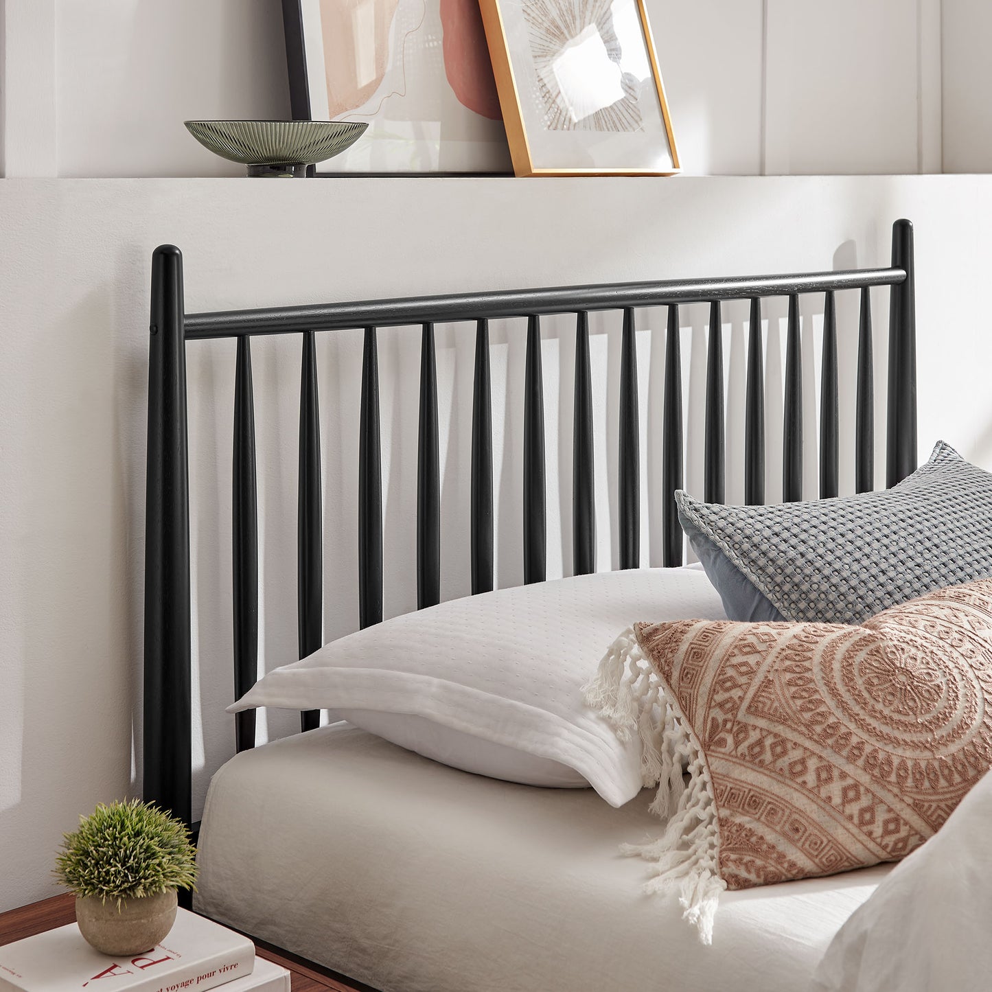Zane Queen Size Spindle Bed by Modway