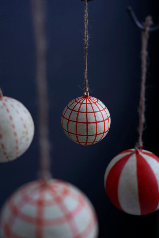 Set Of Four Paper Mache Ornaments - Red And White (Min 2) By Kalalou | Ornaments | Modishstore