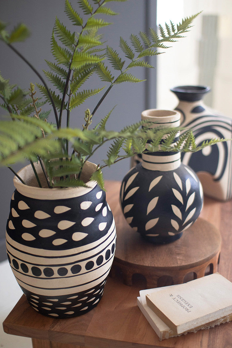 Black And White Paper Mache Vase - Urn By Kalalou | Vases | Modishstore - 4