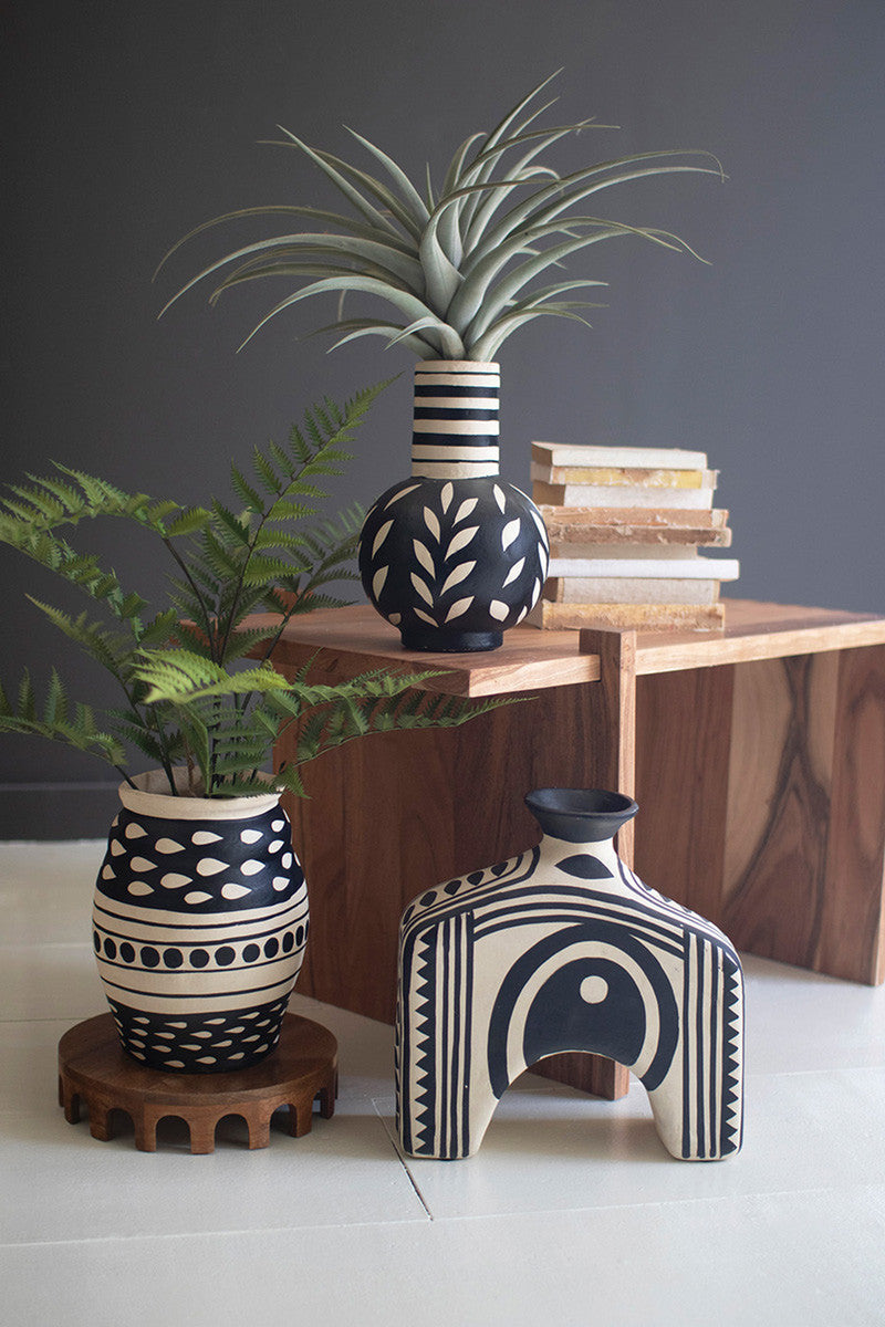 Black And White Paper Mache Vase - Urn By Kalalou | Vases | Modishstore - 5