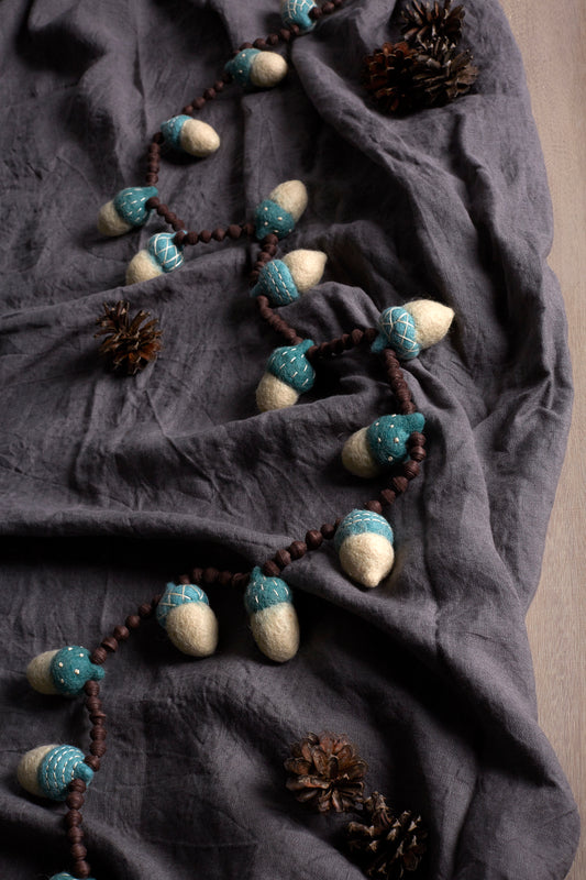 Acorn Garland By Accent Decor