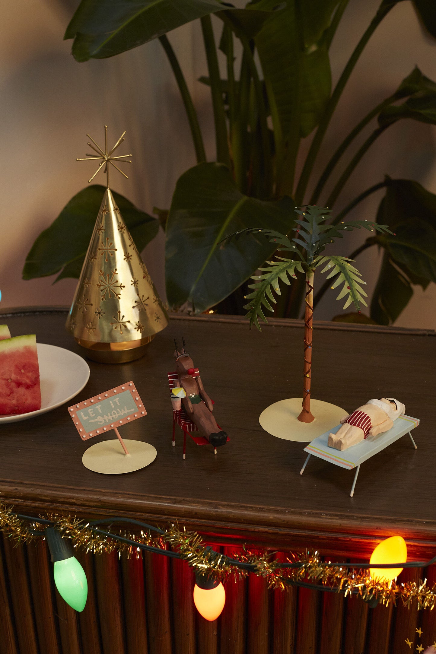 Christmas Getaway Scene By Accent Decor | Figurines | Modishstore - 2
