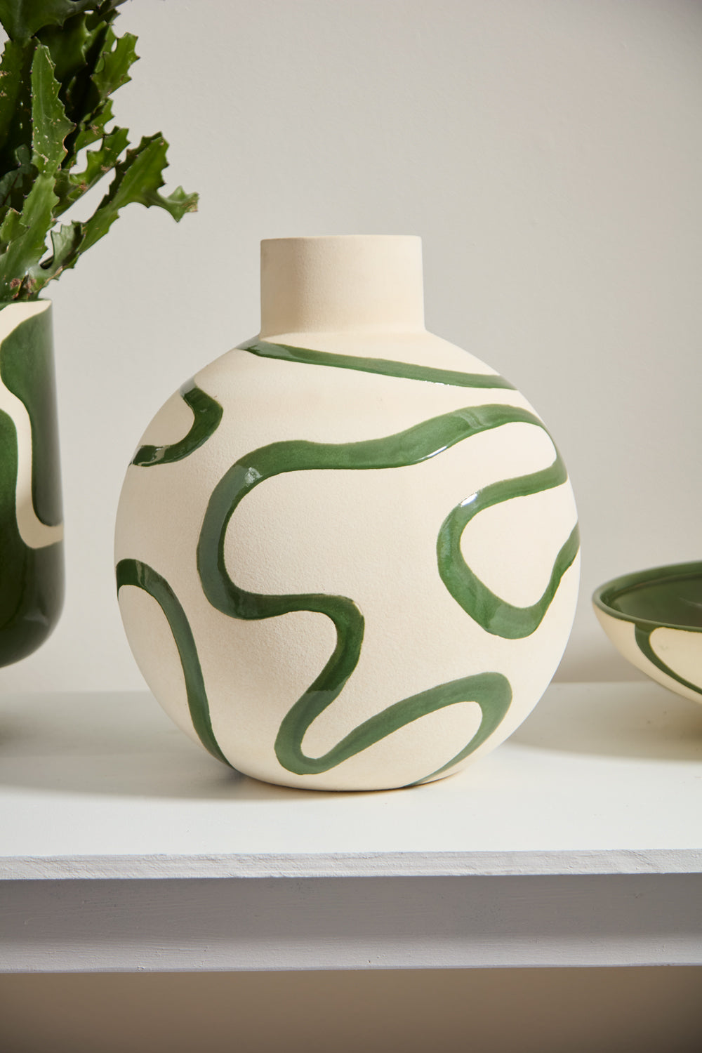 Curvature Vase By Accent Decor | Vases | Modishstore - 3