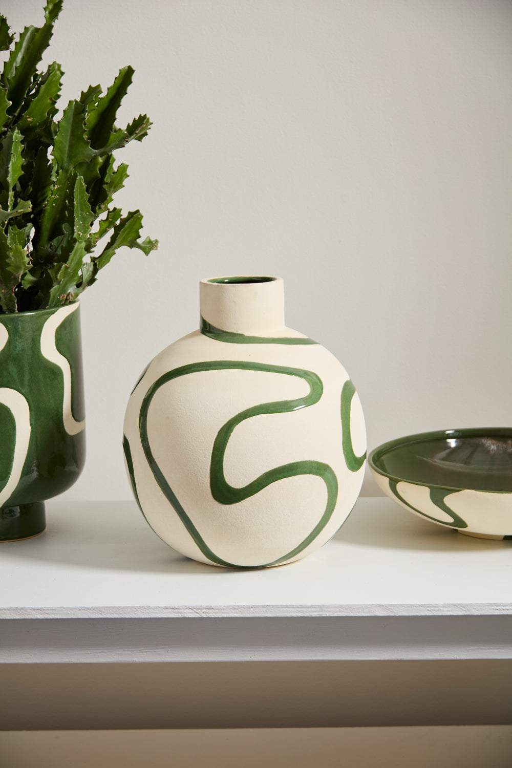 Curvature Vase By Accent Decor | Vases | Modishstore - 5