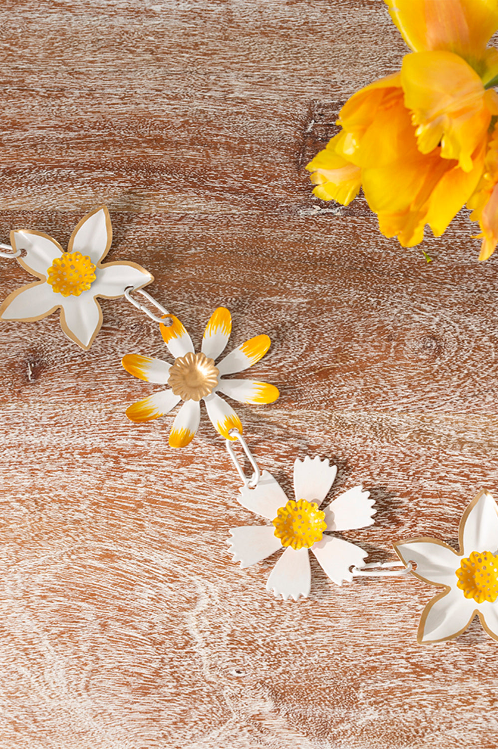 Daisy Garland Set of 2 By Accent Decor | Garland & Wreath | Modishstore - 3