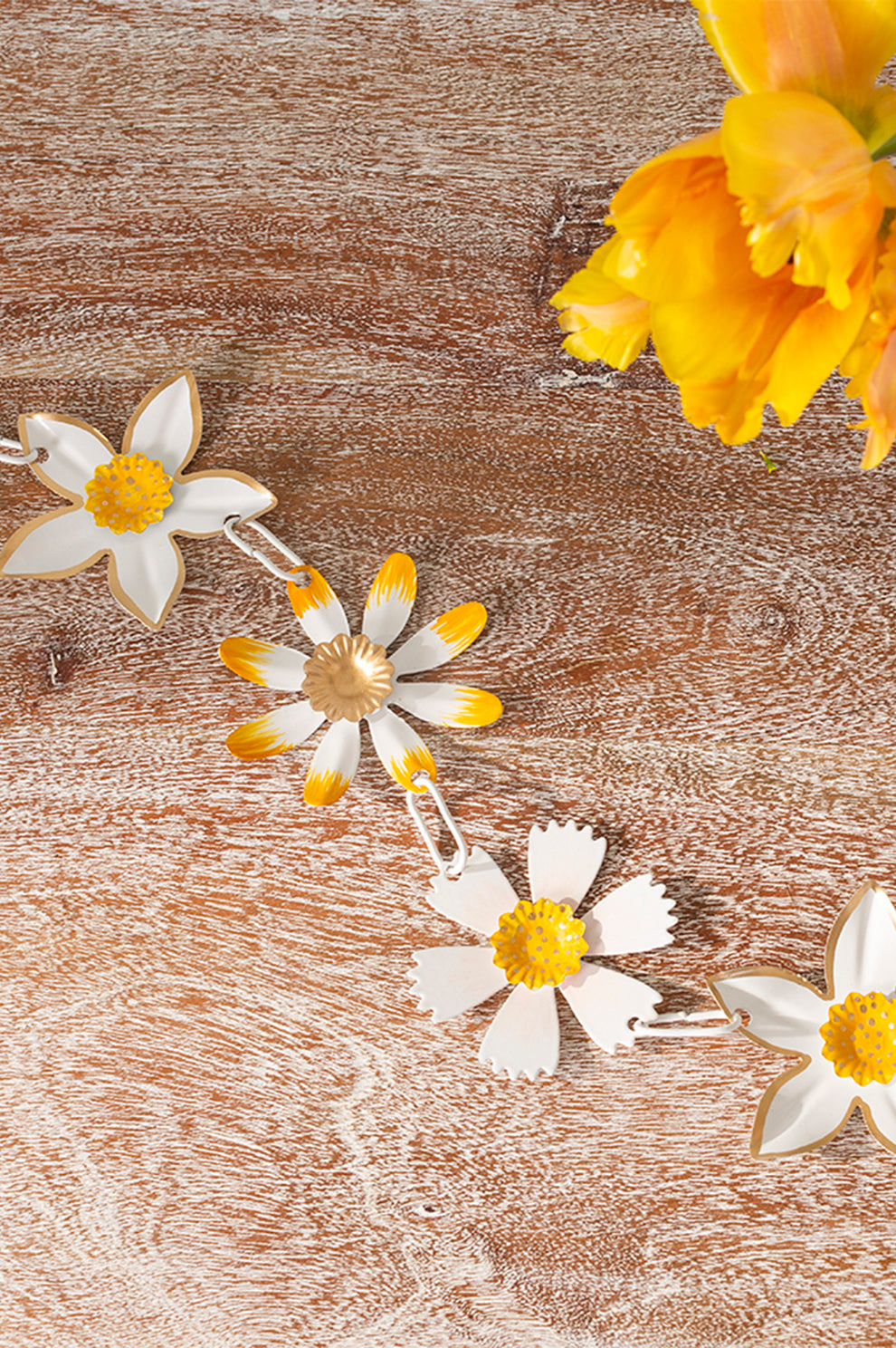 Daisy Garland Set of 2 By Accent Decor | Garland & Wreath | Modishstore - 3