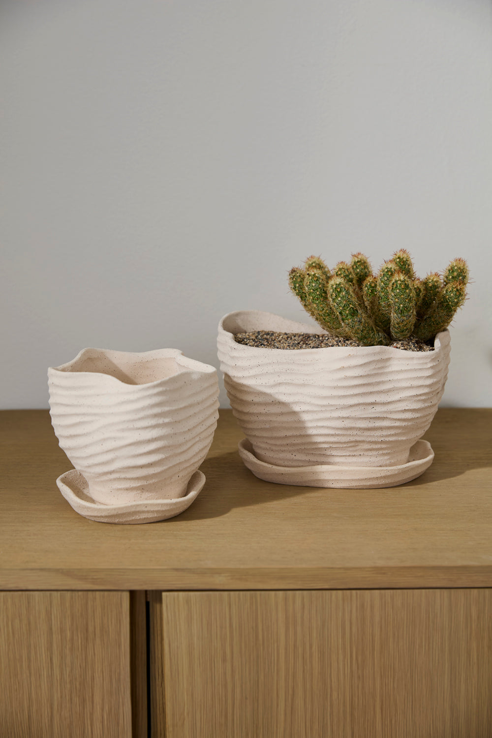 Highland Pot with Saucer Set of 4 By Accent Decor | Planters, Troughs & Cachepots | Modishstore - 3