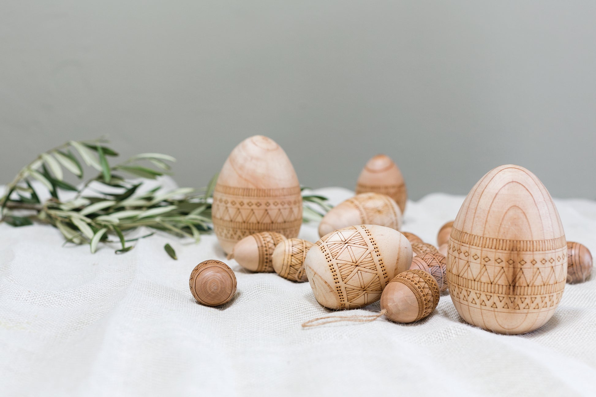 Loco Egg Collection Set of 8 By Accent Decor | Decor | Modishstore - 4
