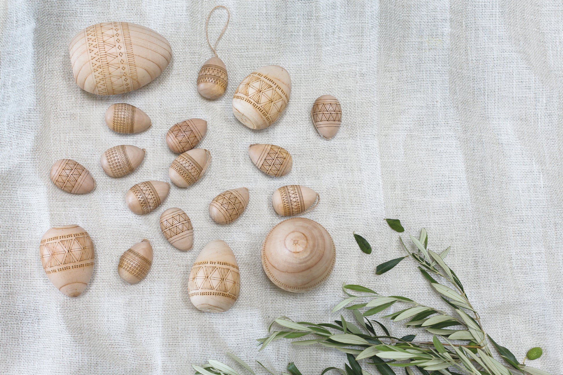 Loco Egg Collection Set of 8 By Accent Decor | Decor | Modishstore - 5