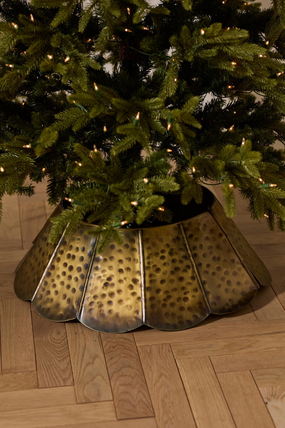 Scalloped Tree Collar By Accent Decor | Planters, Troughs & Cachepots | Modishstore - 3