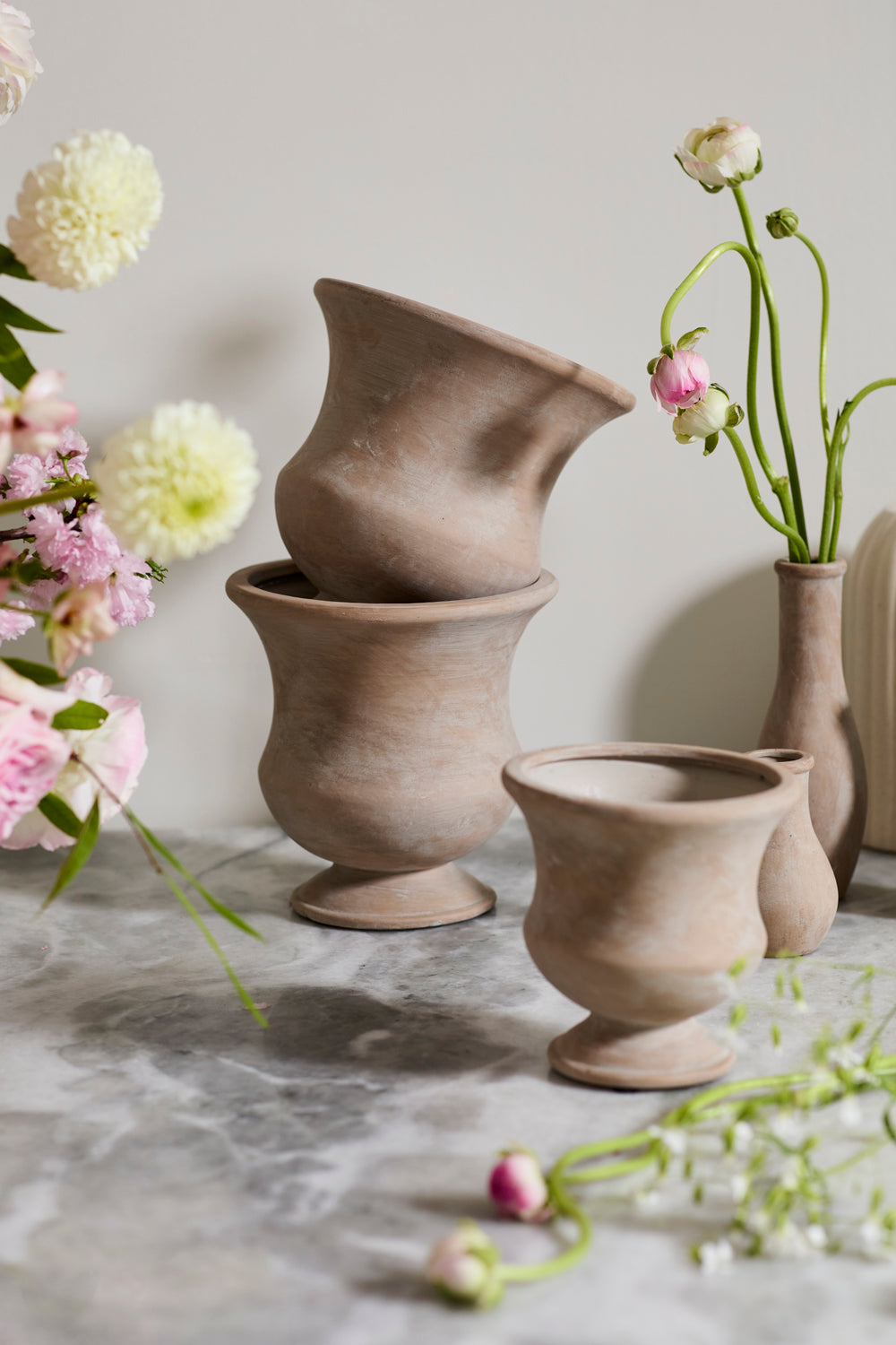 Wallace Urn Set of 4 By Accent Decor | Wall Decor | Modishstore - 3