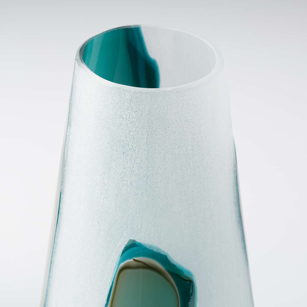 Tall Ferdinand Vase By Cyan Design | Cyan Design | Modishstore - 3