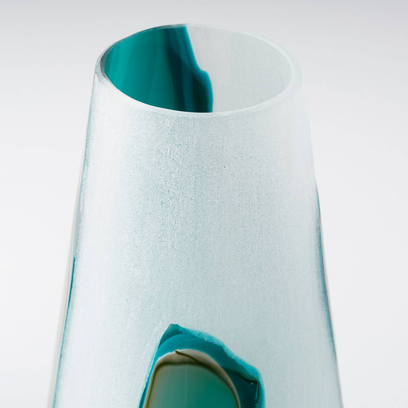 Tall Ferdinand Vase By Cyan Design | Cyan Design | Modishstore - 4