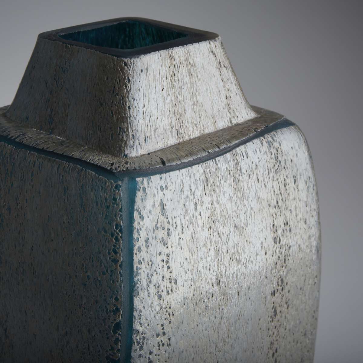 Tall Rhea Vase By Cyan Design | Cyan Design | Modishstore - 3