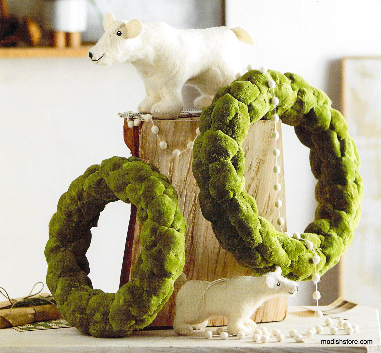 Roost Felt Polar Bears & White Berry Garland