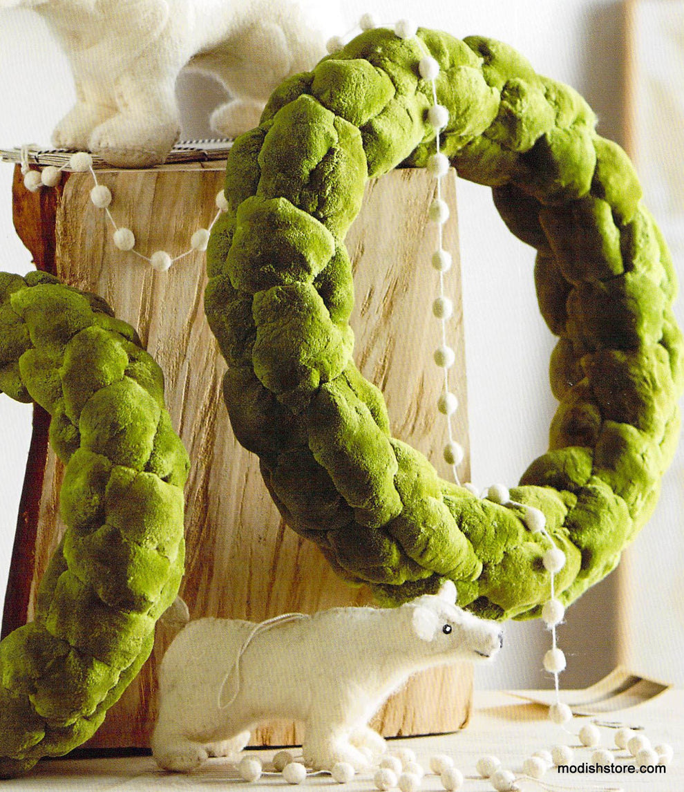Roost Felt Polar Bears & White Berry Garland
