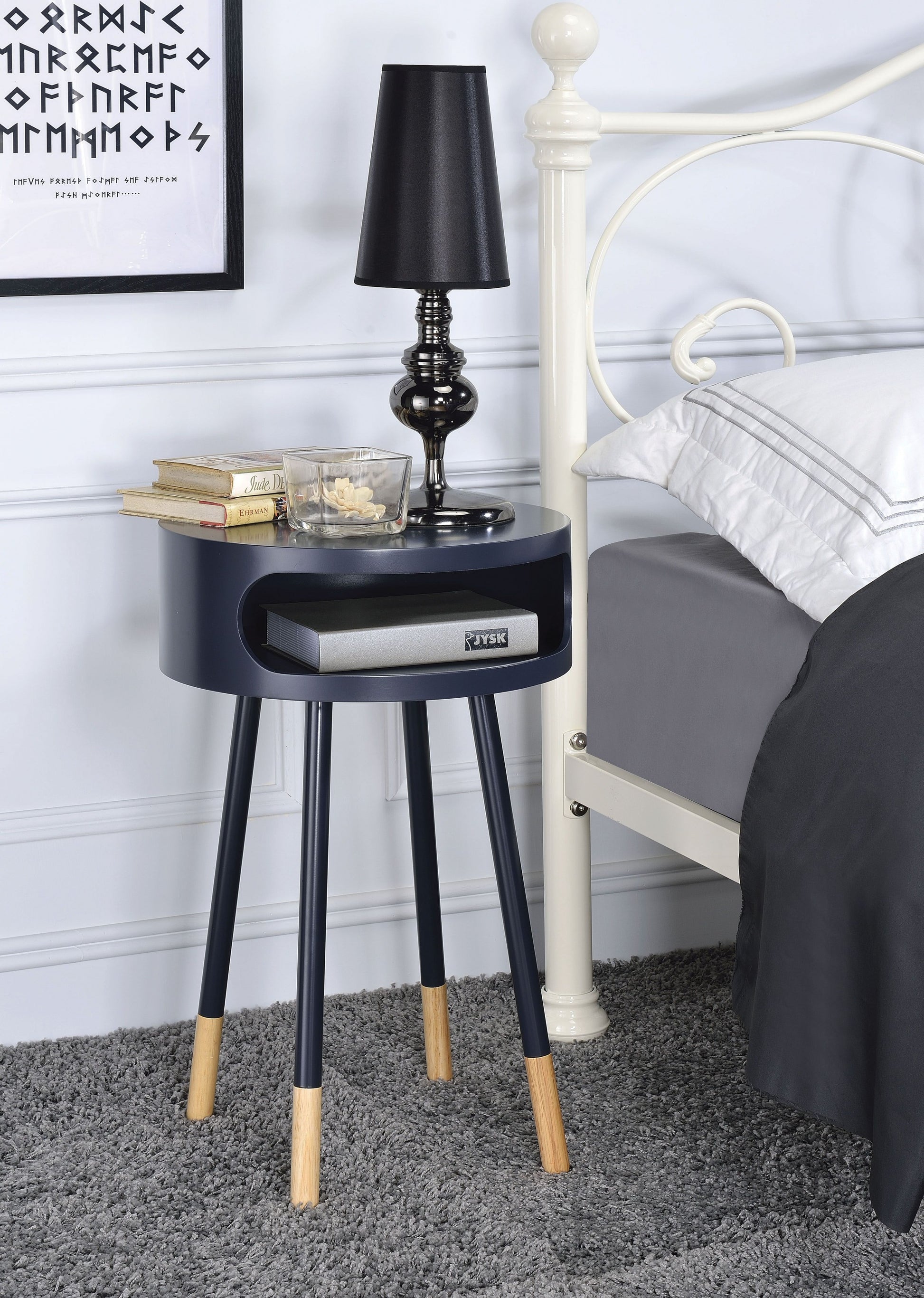 Bentwood Black Retro Round Wooden End Table By Homeroots | End Tables | Modishstore - 4