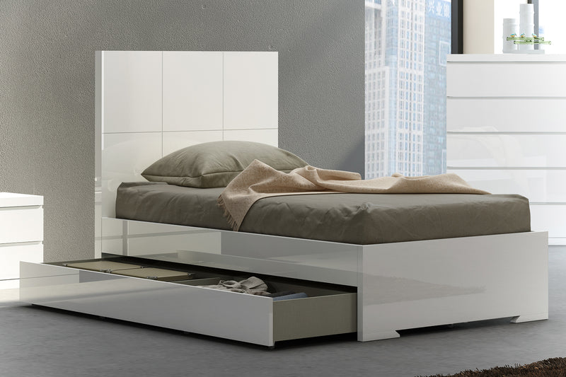Gloss White Stainless Steel Twin Bed By Homeroots - 320695 | Beds | Modishstore