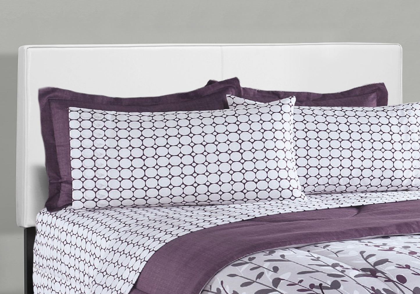 45.75" White Solid Wood Mdf And Foam Queen Size Bed With Leather Look By Homeroots | Beds | Modishstore - 3