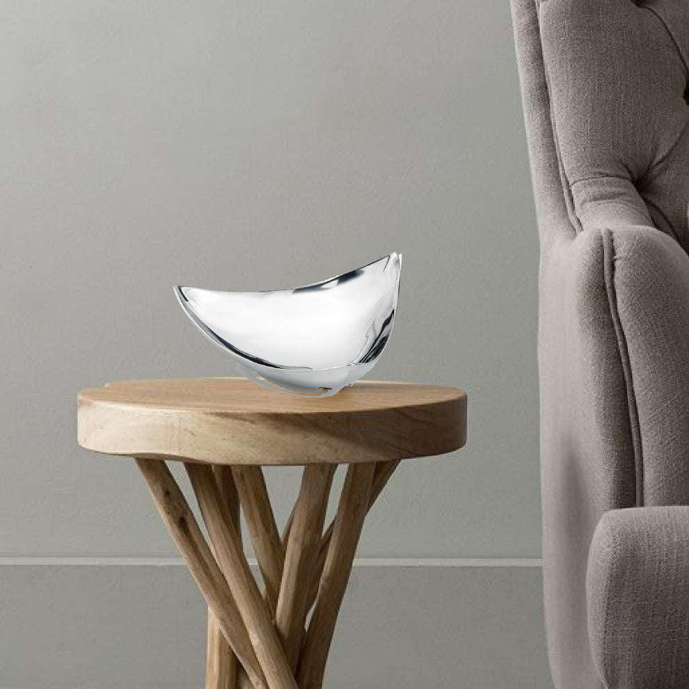 Buffed And Poppy Red Trigon Tray By Homeroots | Decorative Trays & Dishes | Modishstore