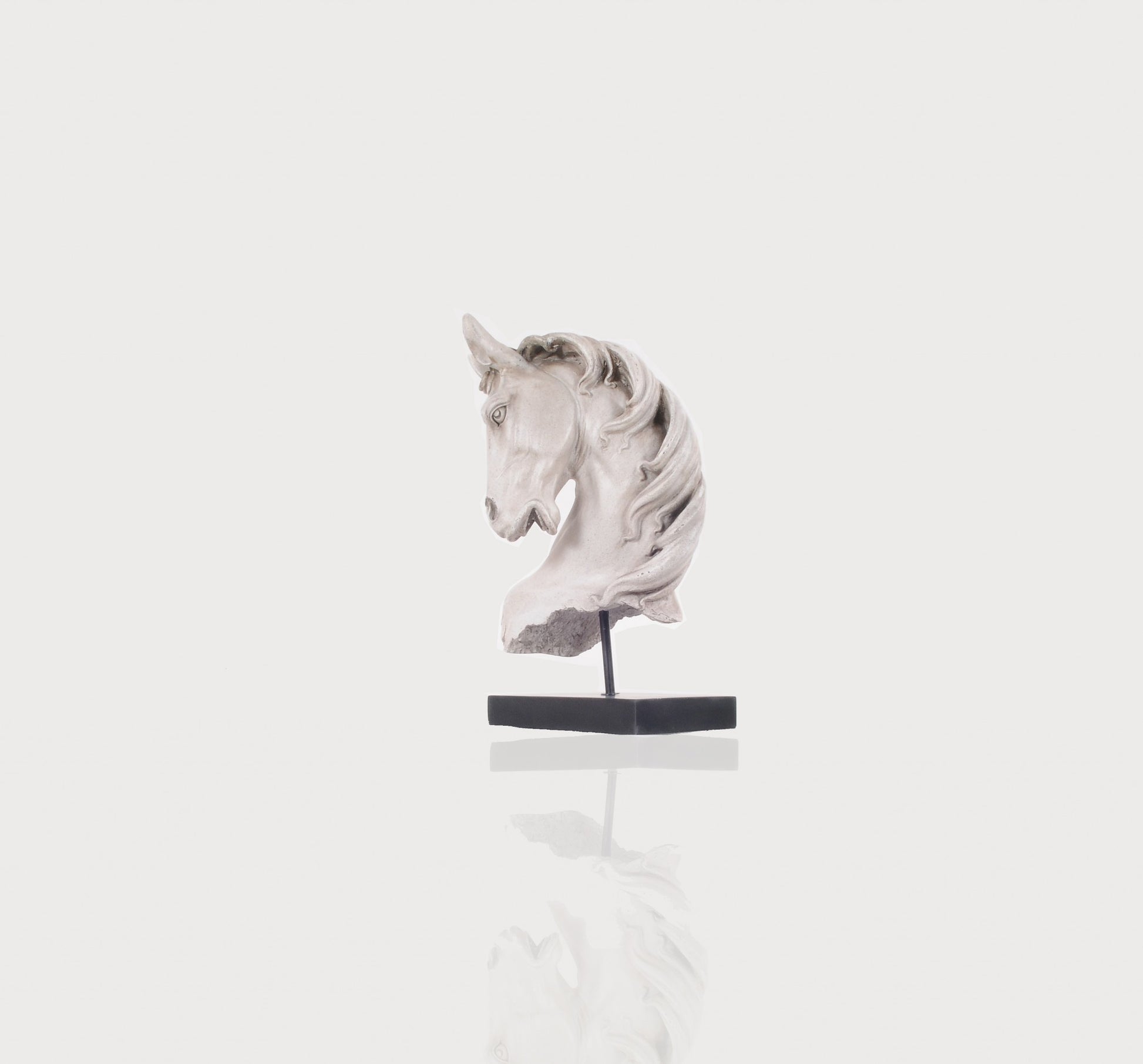 Vintage Look Off White Horse Head Statue By Homeroots | Animals & Pets | Modishstore - 5