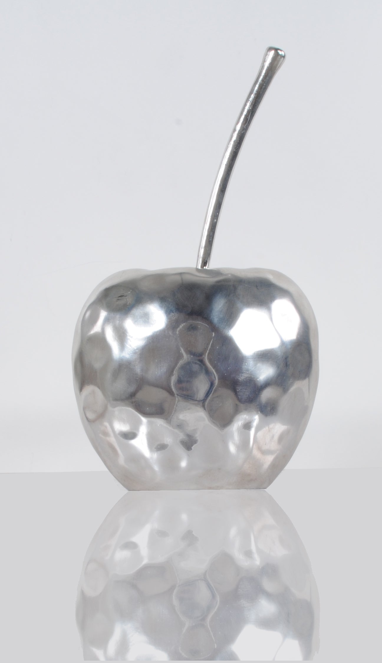 Delicious Hammered Finish Apple Statue By Homeroots | Sculptures | Modishstore - 3